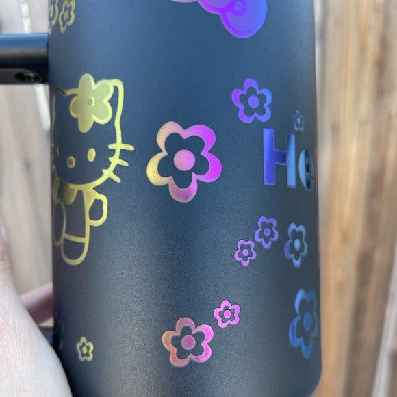 HELLO KITTY TUMBLER 40oz - Picture 9 of 16